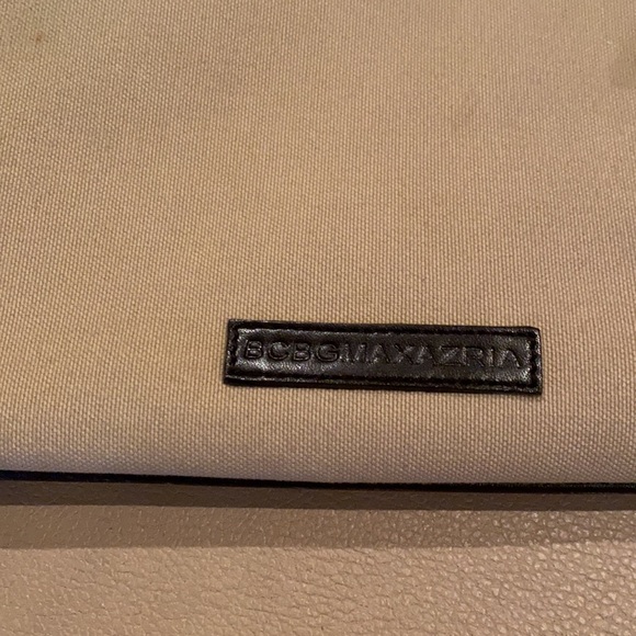 🌺 Stylish BCBG Maxazaria hand/shoulder bag - Picture 5 of 11
